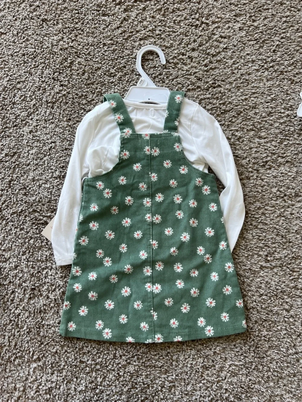 btween Green Pinafore with White Daisy and a White Top Accent - Picture 3 of 4